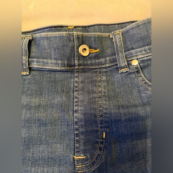 Spanx Blue Denim Women's Pull-on Shorts - Picture 4 of 12